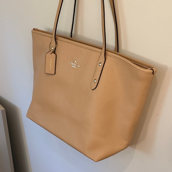 Coach Tan Leather Tote Bag - Picture 4 of 6